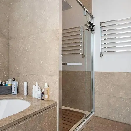 2 Bedroom Luxury In Viale Della Liberazione * Milano